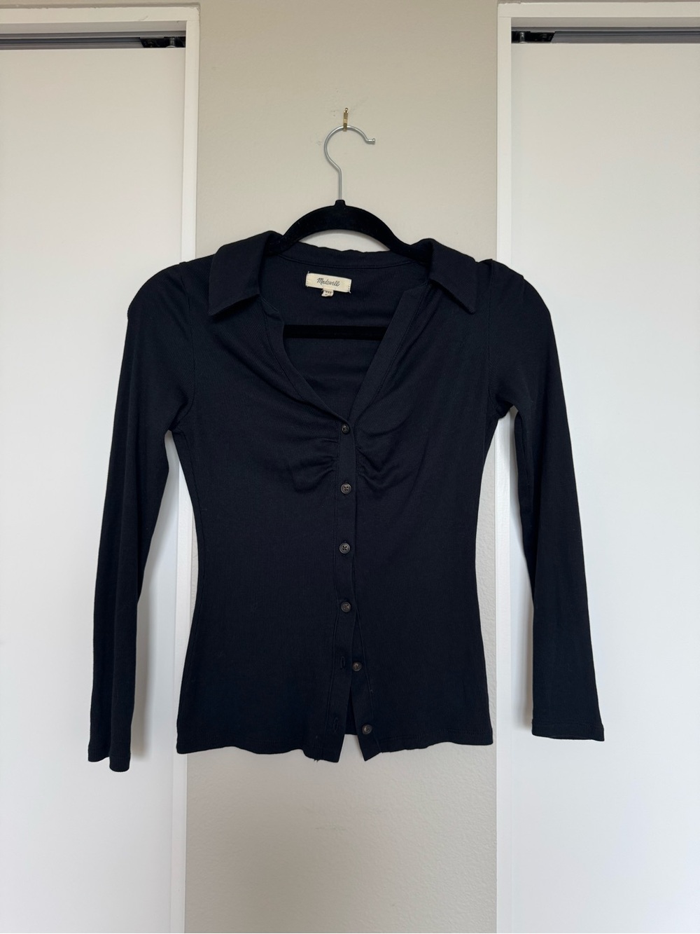 Madewell Black Button-Front Ruched Long Sleeve Top